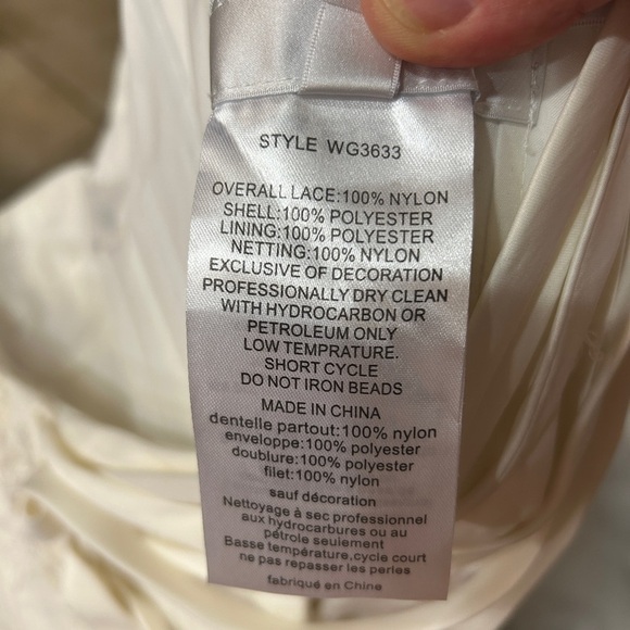 David’s Bridal Gown Wedding Dress Lace Corset Tulle Princess style size 2 ivory - Picture 11 of 16